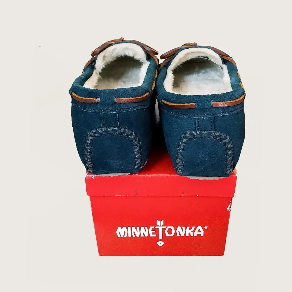 Minnetonka Kayla Moccasins NWT - Picture 8 of 10